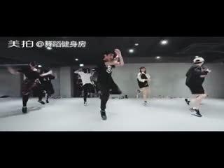 成人双人舞蹈春节视频教学,跟随春节双人舞蹈视频，共赏传统韵味